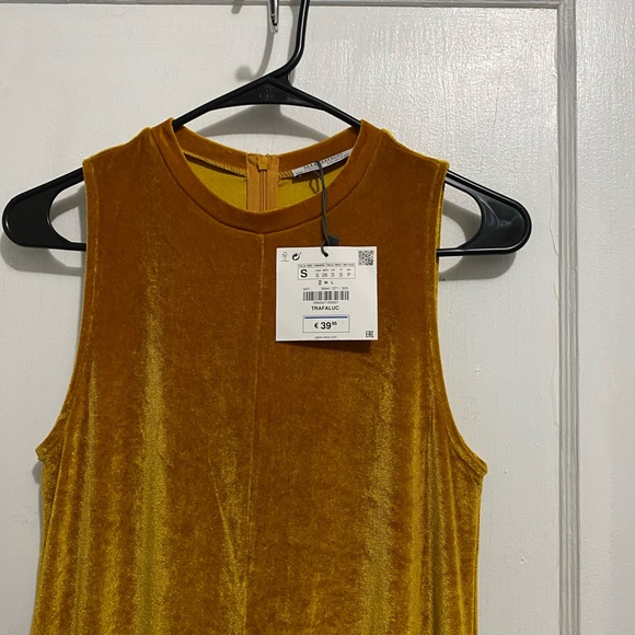 ZARA YELLOW VELVET JUMPSUIT NWT - Picture 4 of 7